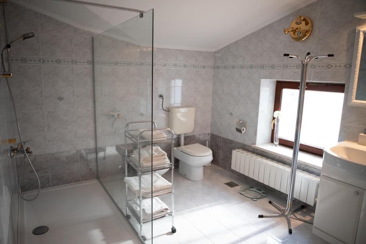 Castle House Rooms, Swimming Pool & Sauna & Tennis Court & Wine Cellar Sezana ภายนอก รูปภาพ