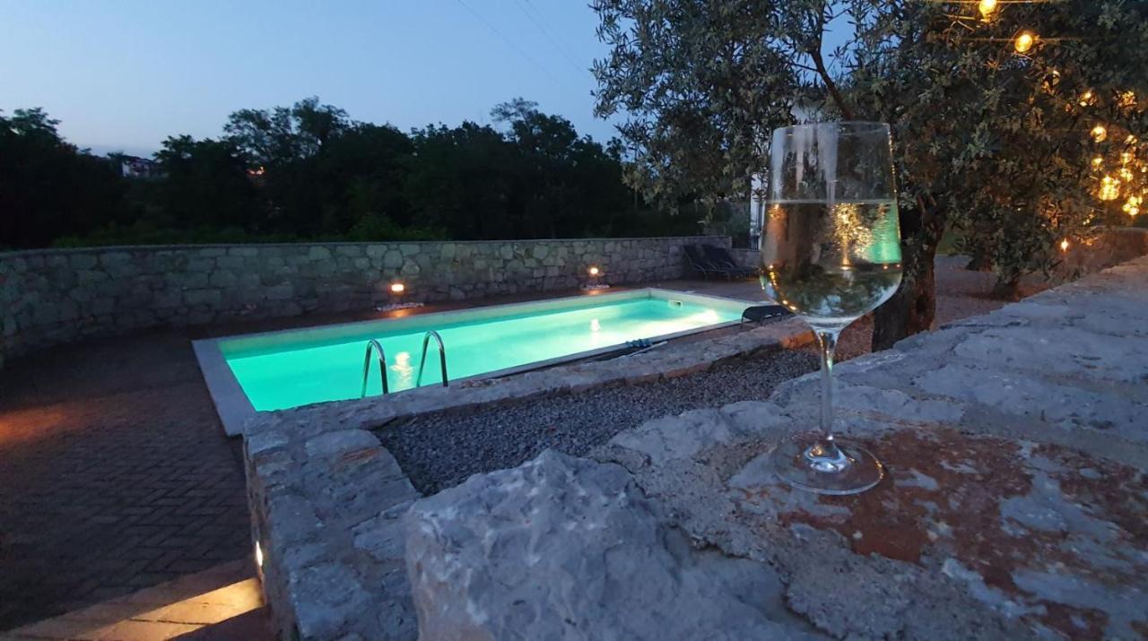 Castle House Rooms, Swimming Pool & Sauna & Tennis Court & Wine Cellar Sezana ภายนอก รูปภาพ